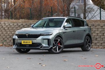 2025 318 4WD Exploration Edition Auto Punkt