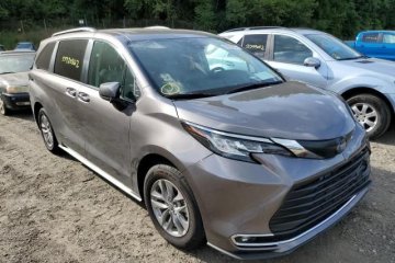 Używane Toyota Sienna - 133 500 PLN, 28 822 km, 2022
