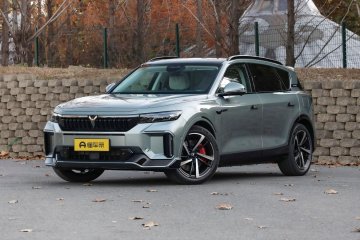 2025 318 4WD Exploration Edition Auto Punkt