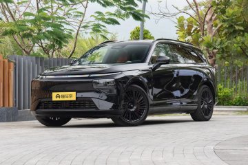 2025 680 Ultra-Long-Range 4WD Max Auto Punkt