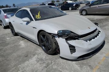 Używane Porsche Taycan - 328 500 PLN, 21 624 km, 2020