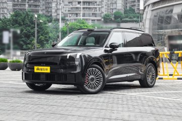 900 2.0T Explorer Edition Auto Punkt