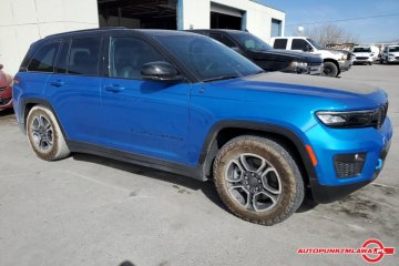 4XE TrailHawk Auto Punkt